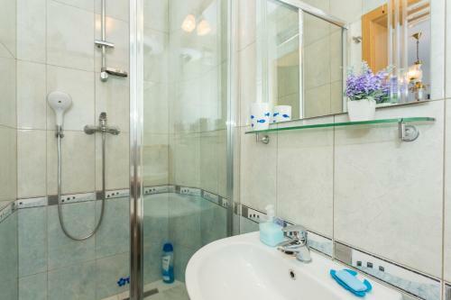Residencia Guesthouse S&l
