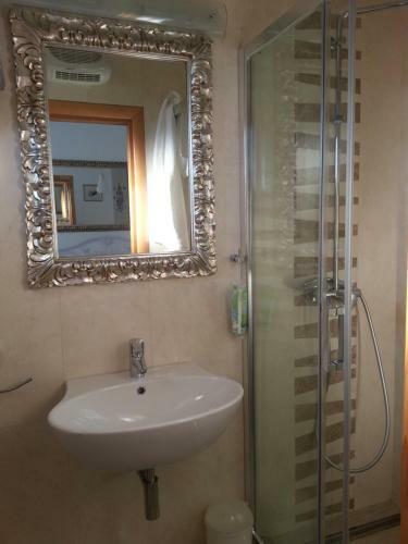 Residencia Guesthouse S&l