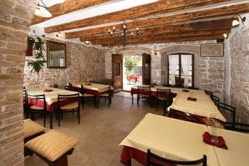 Bed & Breakfast Kastel Pansion & Restaurant