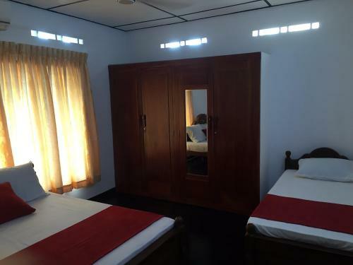 Hostal Yaarl Holiday Inn