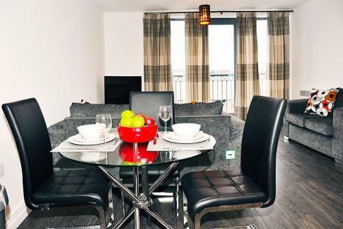 Metalworks By Ur Stay Apartments
