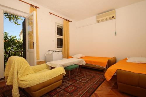 Hostal Triple Room Baska Voda 6748b