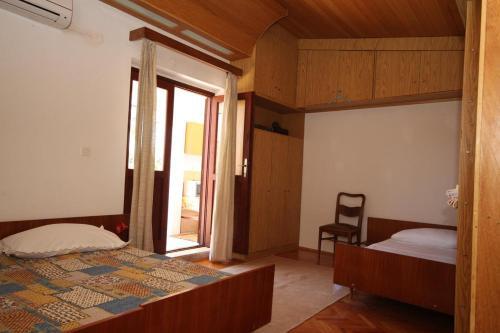 Hostal Triple Room Baska Voda 6748b