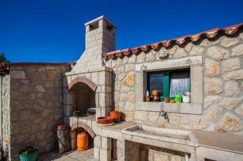 Hostal Rooms With A Parking Space Cres - 2512