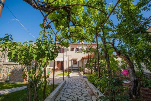 Hostal Rooms With A Parking Space Cres - 2512