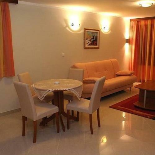 Apartments And Rooms Astoria