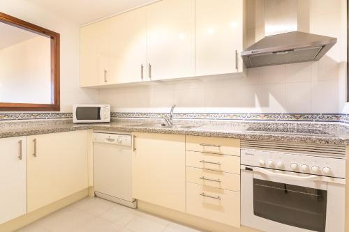 Duquesa Village Apartemento 2114