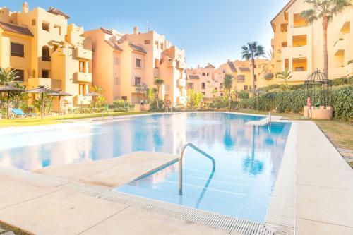 Duquesa Village Apartemento 2114