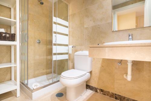 Duquesa Village Apartemento 2114