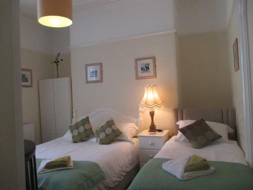 Bed & Breakfast Caledonia Guest House