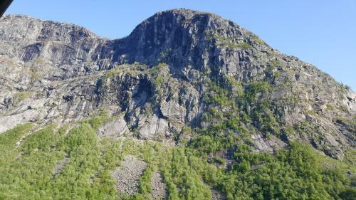 Apartamento Trolltunga Guesthouse