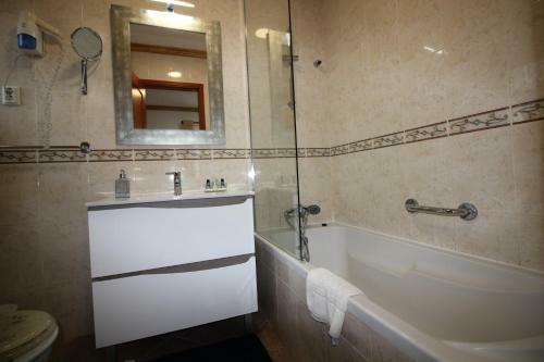 Villa Summertime - Private Jacuzzi And Bikes, Beach 800m