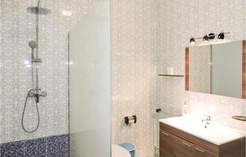 Holiday Home Sant Jordi D'alfama 09