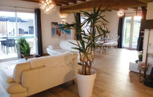 Holiday Home Le Pizou 02