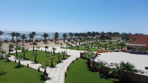 Hotel Royal Tulip Beach Resort