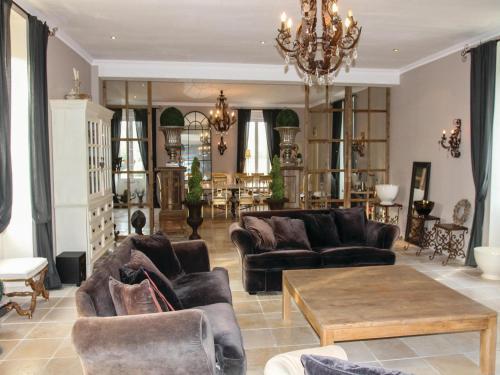 Holiday Home Pont Saint Esprit With Fireplace 03