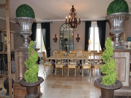 Holiday Home Pont Saint Esprit With Fireplace 03