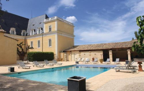 Holiday Home Pont Saint Esprit With Fireplace 03