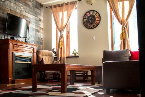 Cozy Apartment In Montreal's Heart