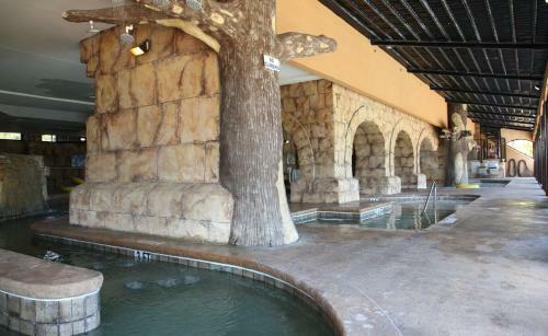 The Island Vista 910 Apartment