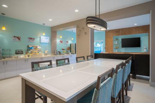Hotel Holiday Inn Express & Suites Nassau