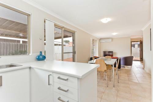 Villa Brentwood Short Stays