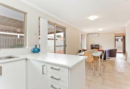 Villa Brentwood Short Stays