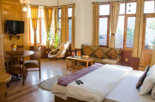 Hotel Heritage Village Resort
