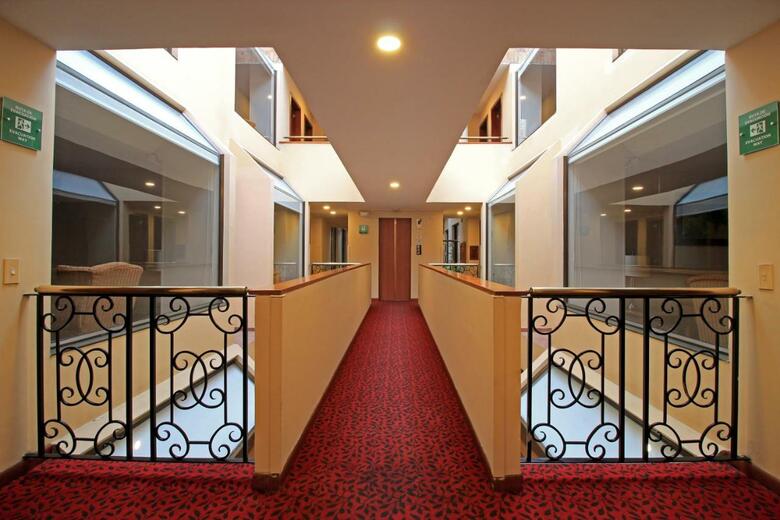 Hotel Windsor House Inn By Geh Suites