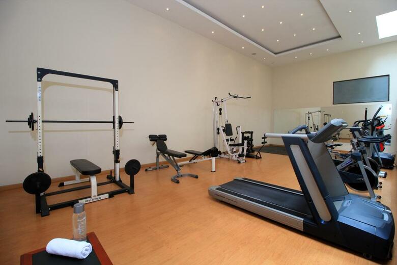 Hotel Windsor House Inn By Geh Suites
