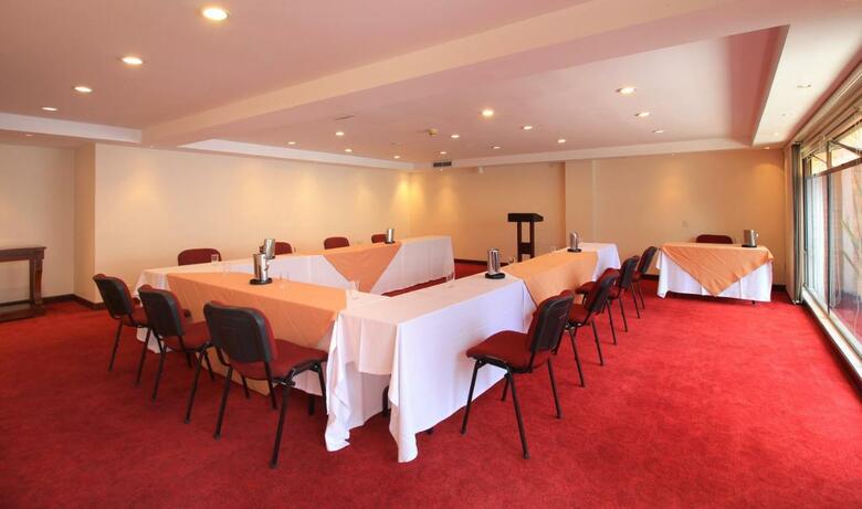 Hotel Windsor House Inn By Geh Suites