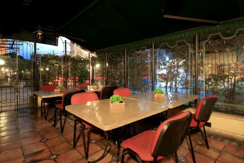 Hotel Windsor House Inn By Geh Suites