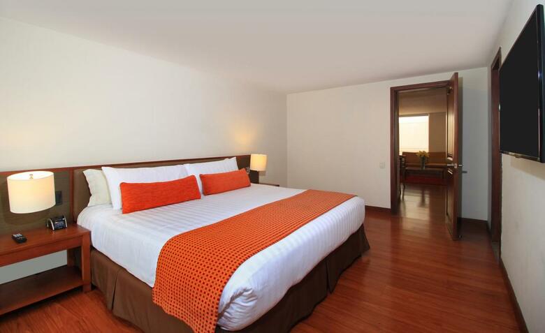 Hotel Windsor House Inn By Geh Suites