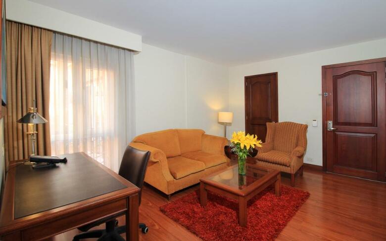 Hotel Windsor House Inn By Geh Suites