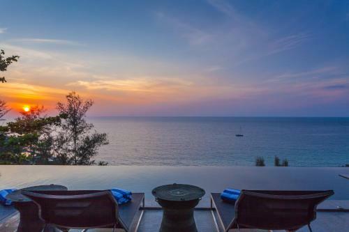 Bluesiam Villa