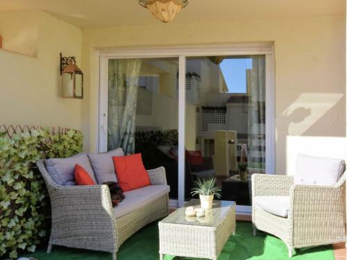 Cozy Apartment In Marbella With Swimming Pool