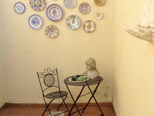 Cozy Apartment In Marbella With Swimming Pool