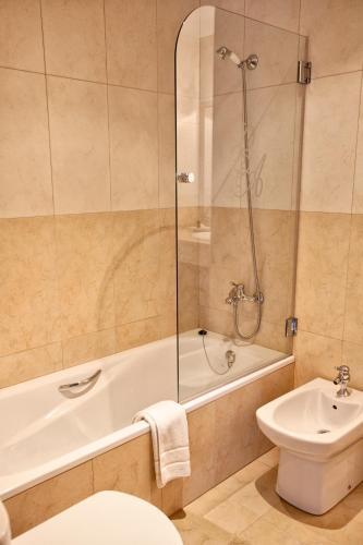 Apartamentos Rurales L'arquera