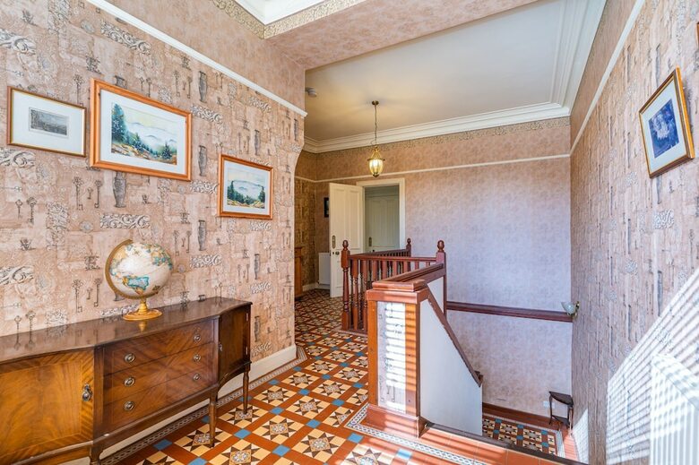 Royal Gardens Apartments