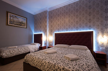 Hostal Alessandro Palace