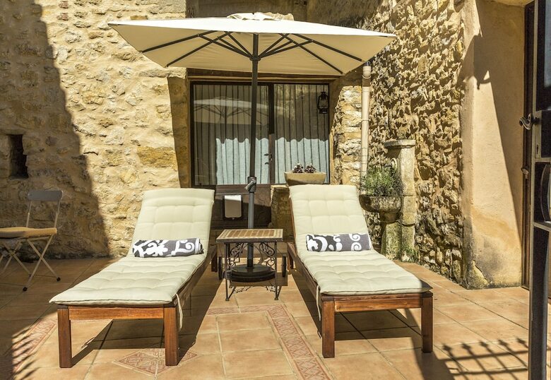 Hostal La Ferme Des Belugues