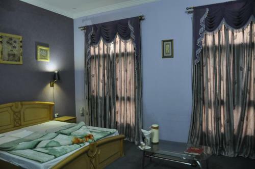 Hotel Pratiksha