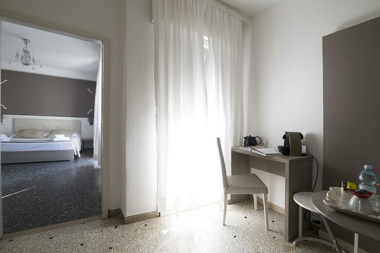 Residencia Al Portico Guest House