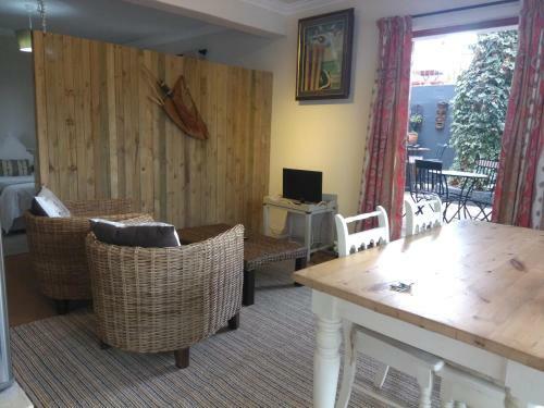 Hostal Oceangolf Guest House