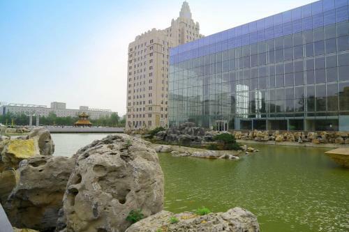 Kaixuanmen Jianguo Hotel