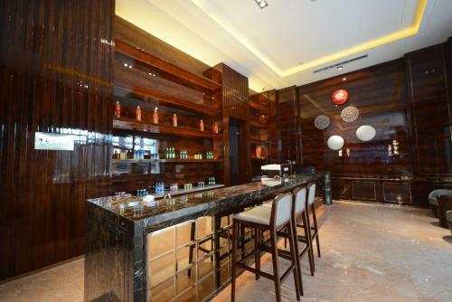 Kaixuanmen Jianguo Hotel