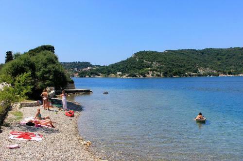 Hostal Triple Room Zaton Mali 9114a