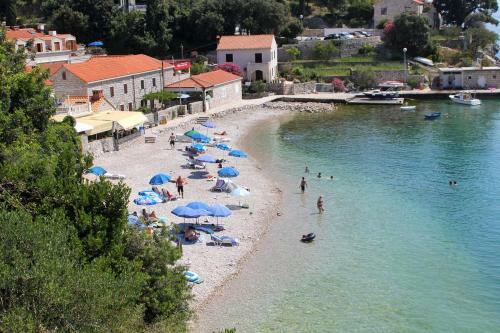 Hostal Triple Room Zaton Mali 9114a