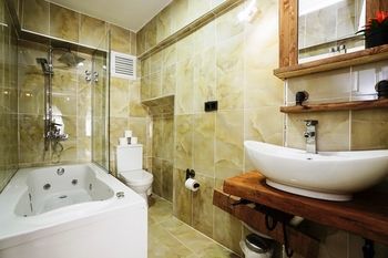 Hotel Cube Suites