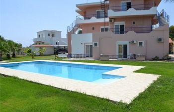 Petasos Apartments